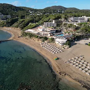 invisa-club-cala-blanca-playa-des-figueral-ibiza.ibizaislandhotels.net/